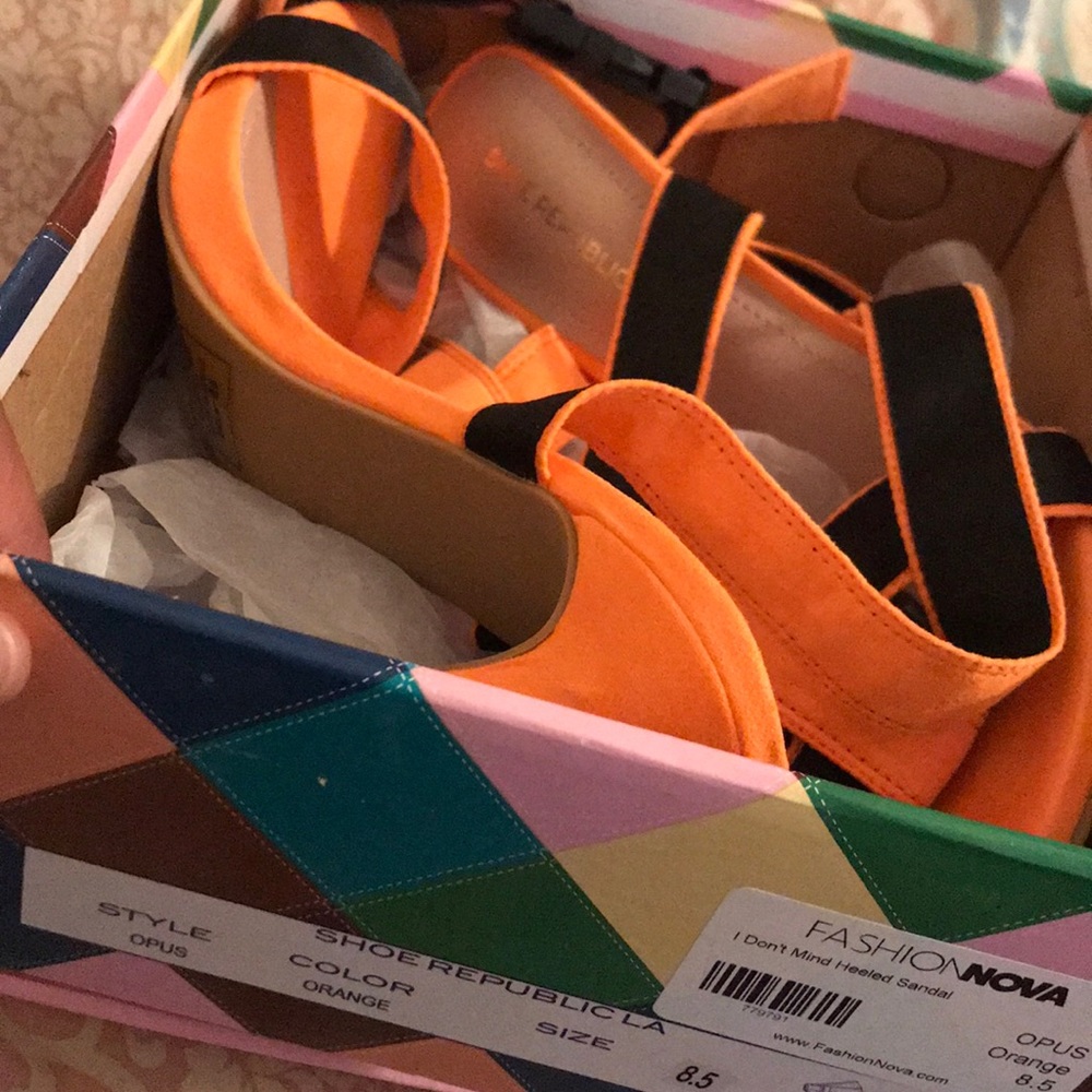 *FIRM* FASHIONNOVA HEELS.